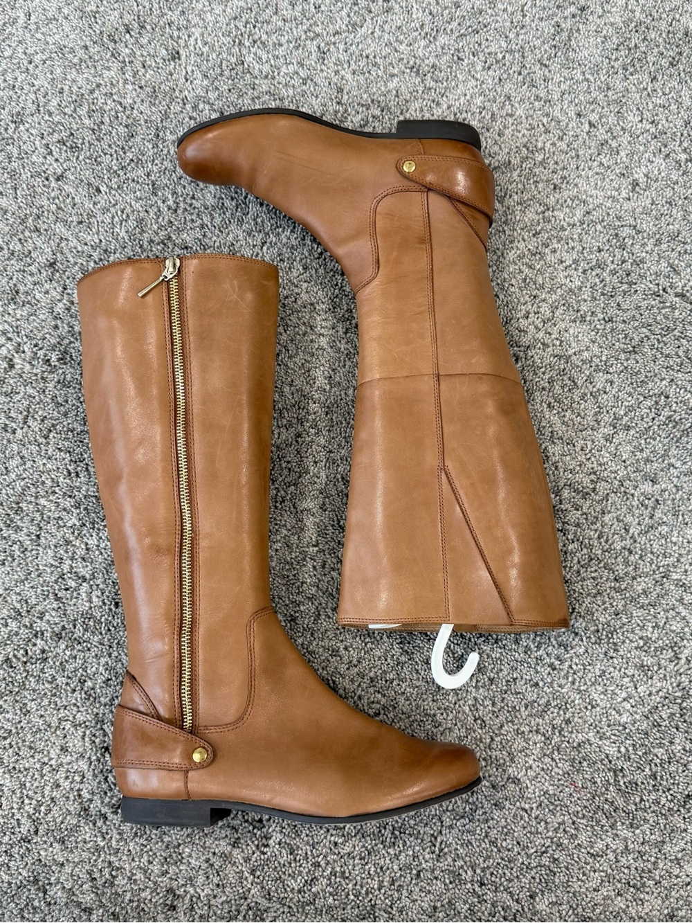Clarks Tan Brown Genuine Leather Tall Side Gold Zip Flat Boots Women’s US 6.5 - Picture 3 of 14